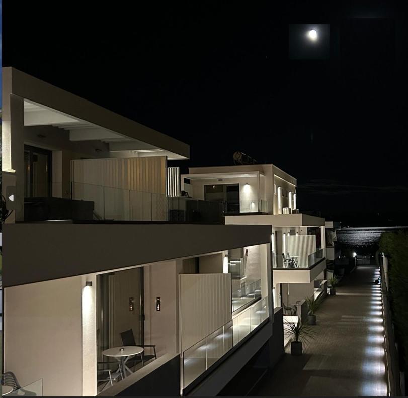 Sealuxe Living Aparthotel Nea Iraklitsa Bagian luar foto
