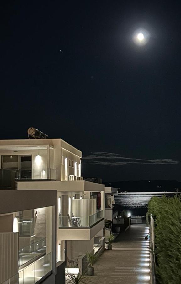 Sealuxe Living Aparthotel Nea Iraklitsa Bagian luar foto