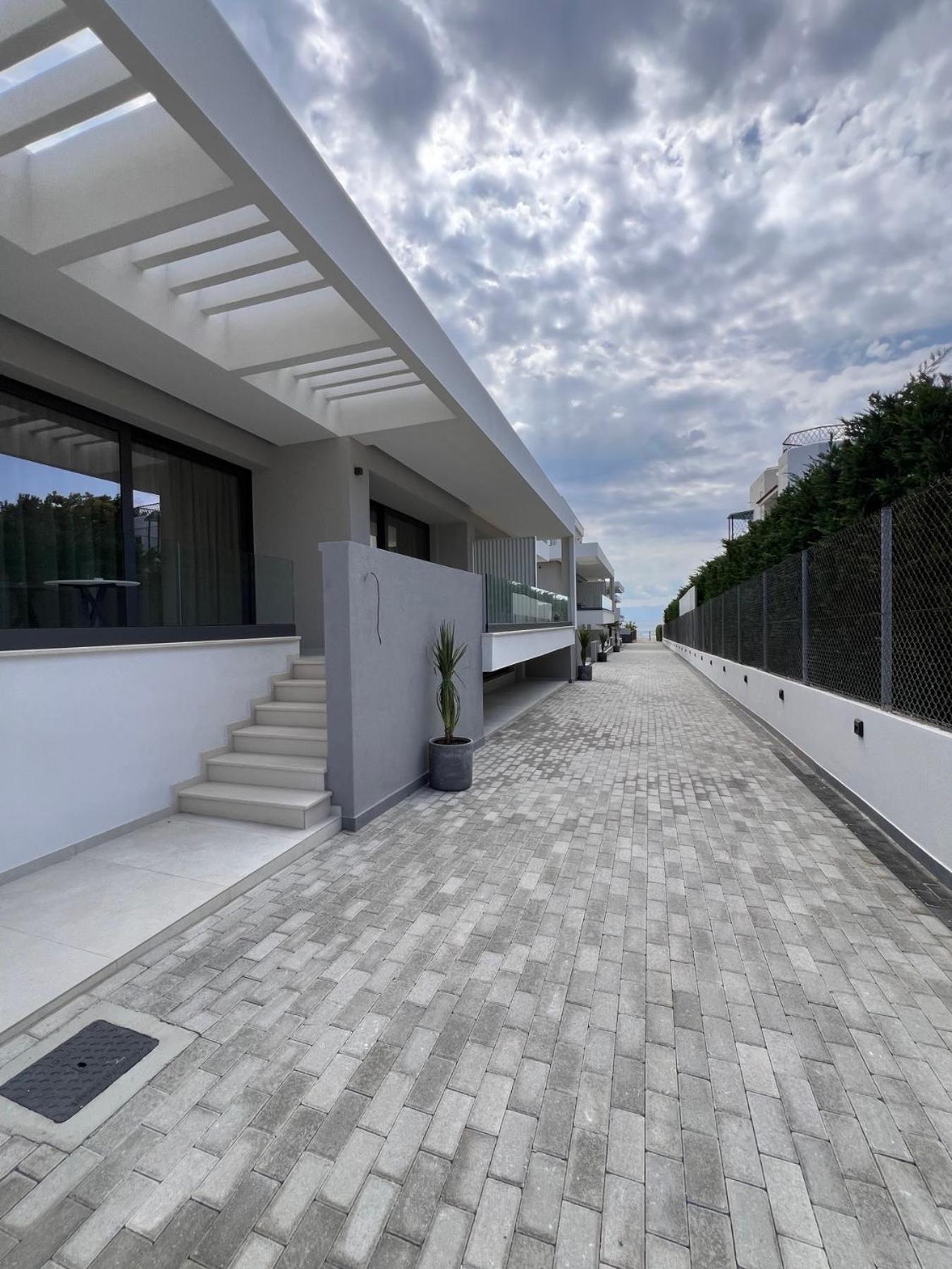 Sealuxe Living Aparthotel Nea Iraklitsa Bagian luar foto