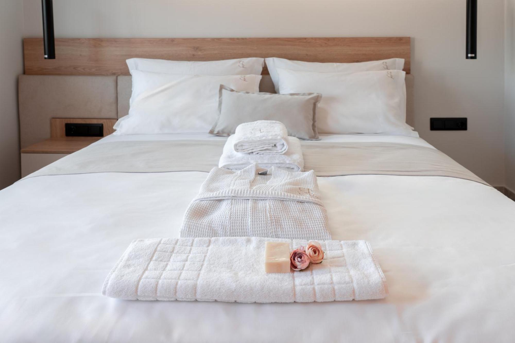 Sealuxe Living Aparthotel Nea Iraklitsa Bagian luar foto