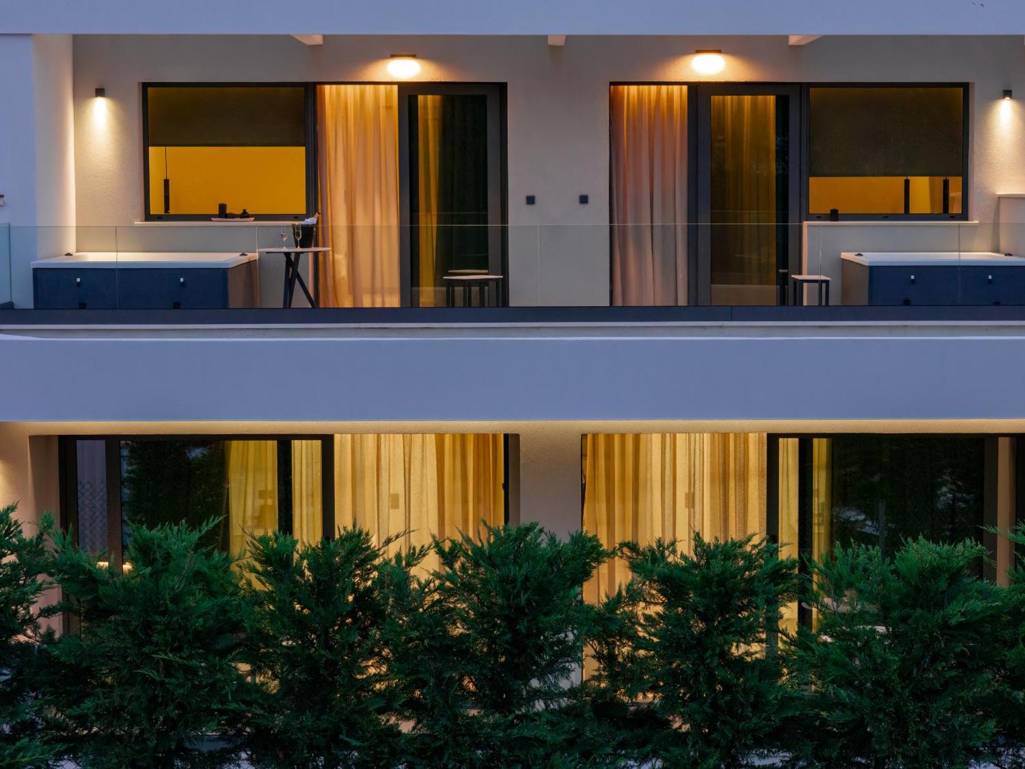Sealuxe Living Aparthotel Nea Iraklitsa Bagian luar foto