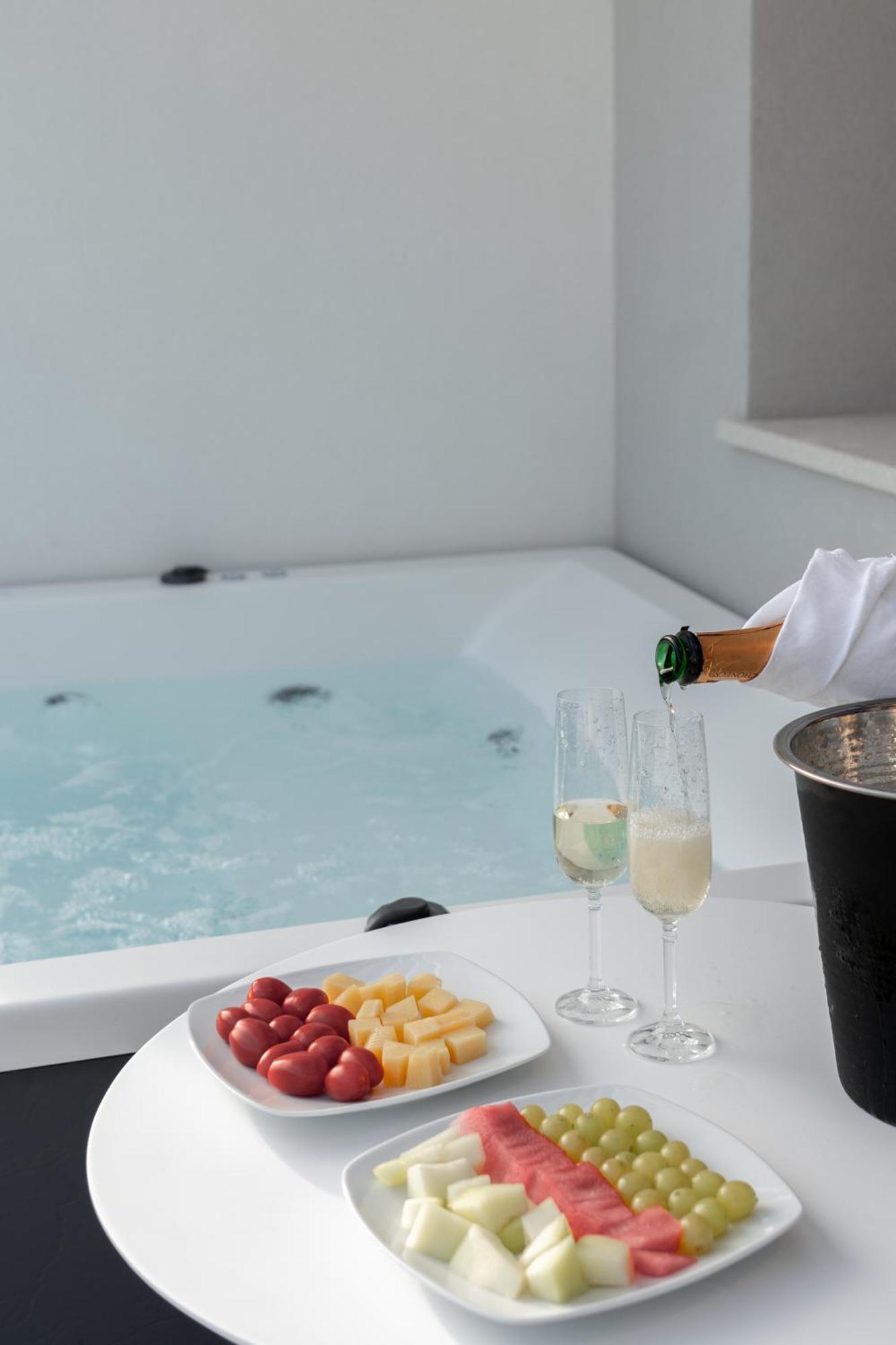 Sealuxe Living Aparthotel Nea Iraklitsa Bagian luar foto