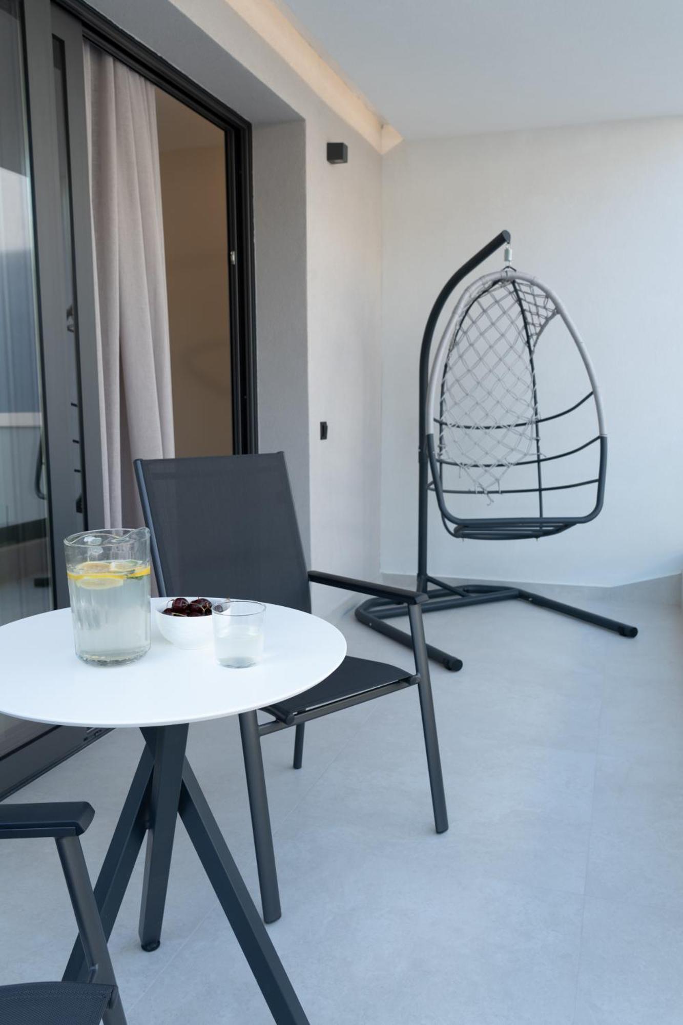 Sealuxe Living Aparthotel Nea Iraklitsa Bagian luar foto