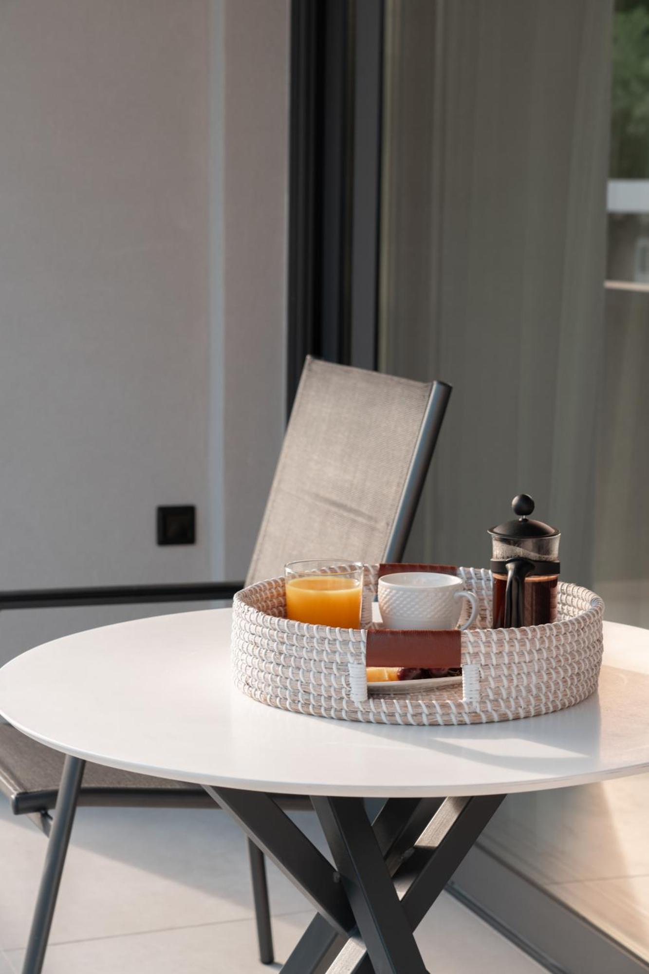 Sealuxe Living Aparthotel Nea Iraklitsa Bagian luar foto
