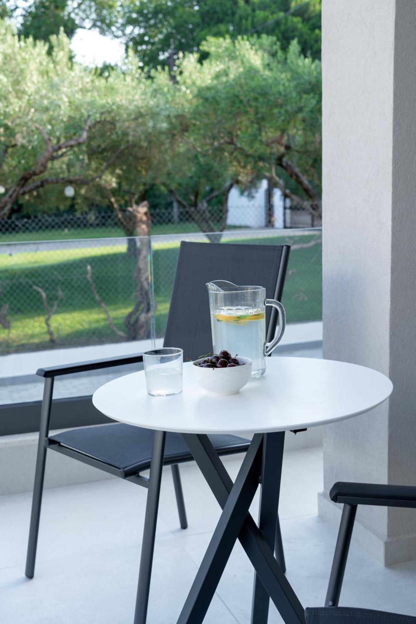 Sealuxe Living Aparthotel Nea Iraklitsa Bagian luar foto